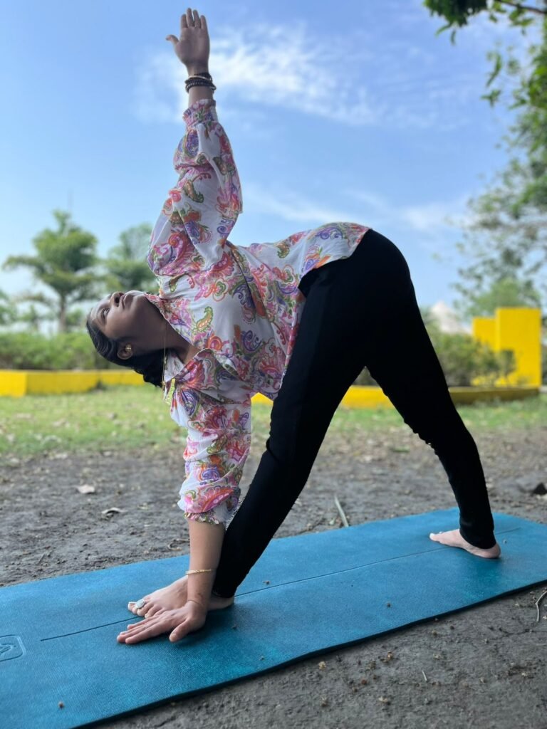 Pose in Tikonasan